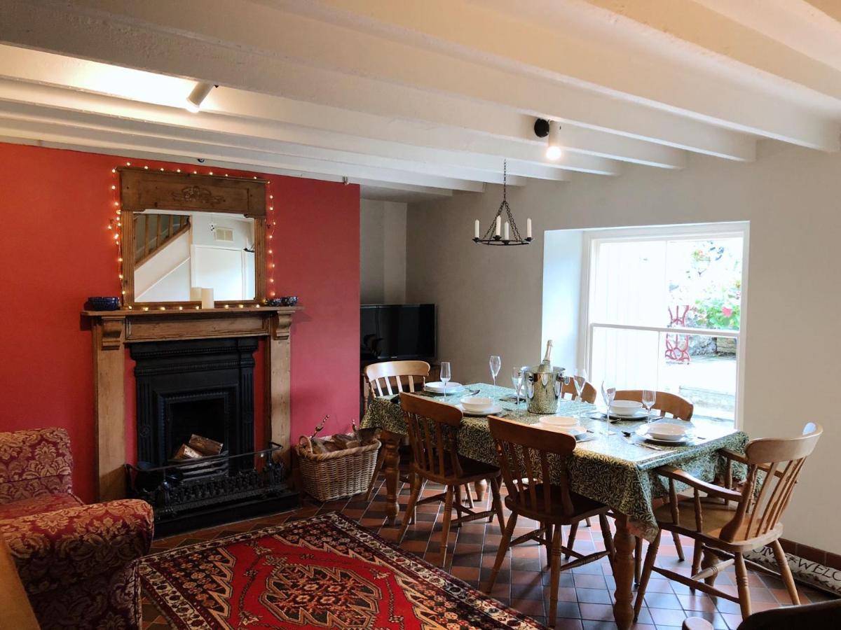 Stunning & Spacious House In Central テンビー エクステリア 写真